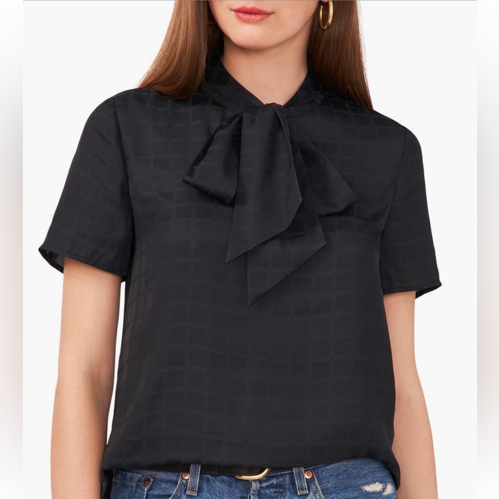 Vince Camuto Bow Neck Flutter Sleeve Top (never been worn)